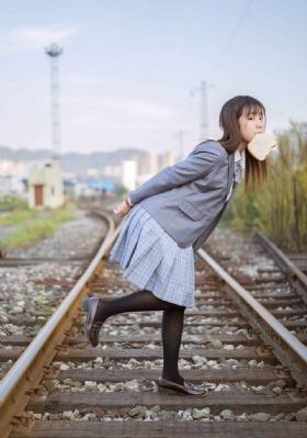 《黑皮辣妹》